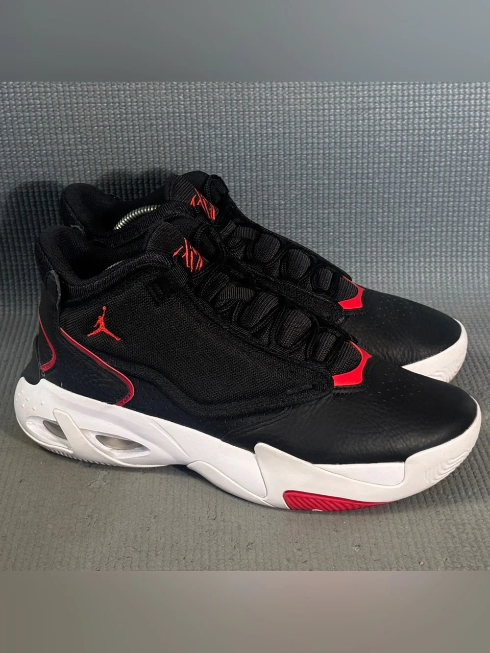 Nike Air Jordan Max Aura 4 Black University Red Shoes DN3687-006 Men’s Size 9